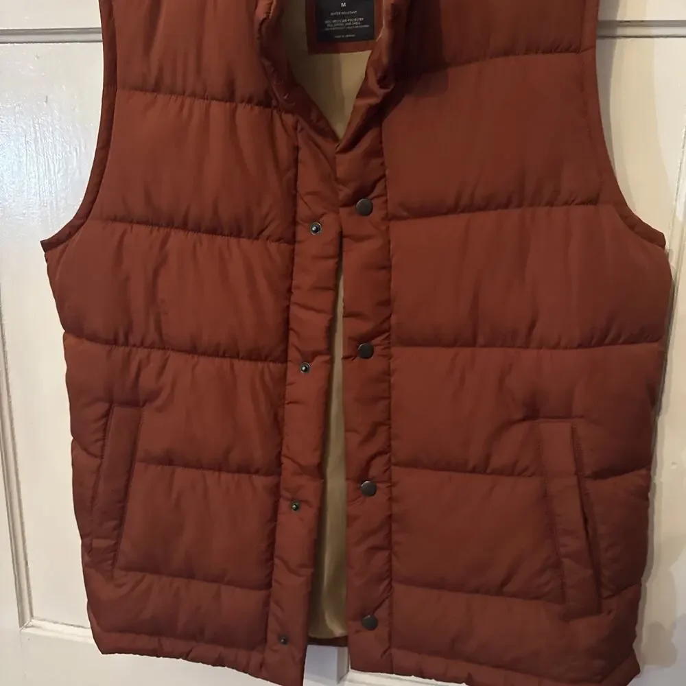 GAP Men's Sleeveless Puffer Vest -water Resistant Size Medium - Picture 4 of 5